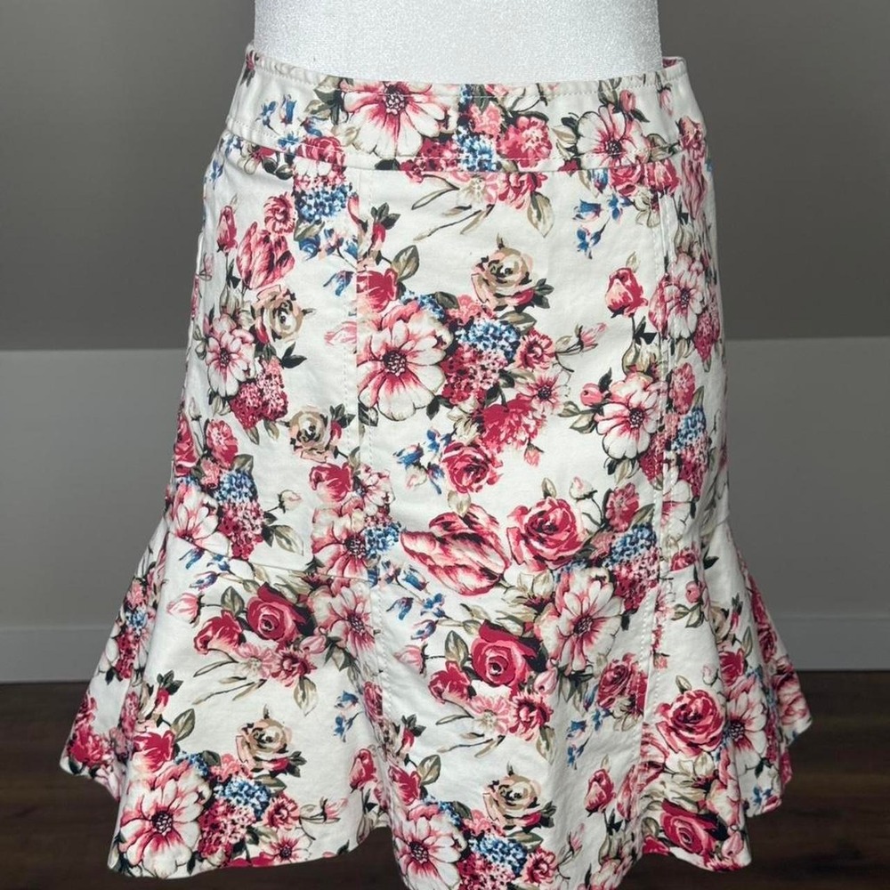 White‎ House Black Market Floral Cottagecore Skirt | Romantic Lined Stretchy Fit